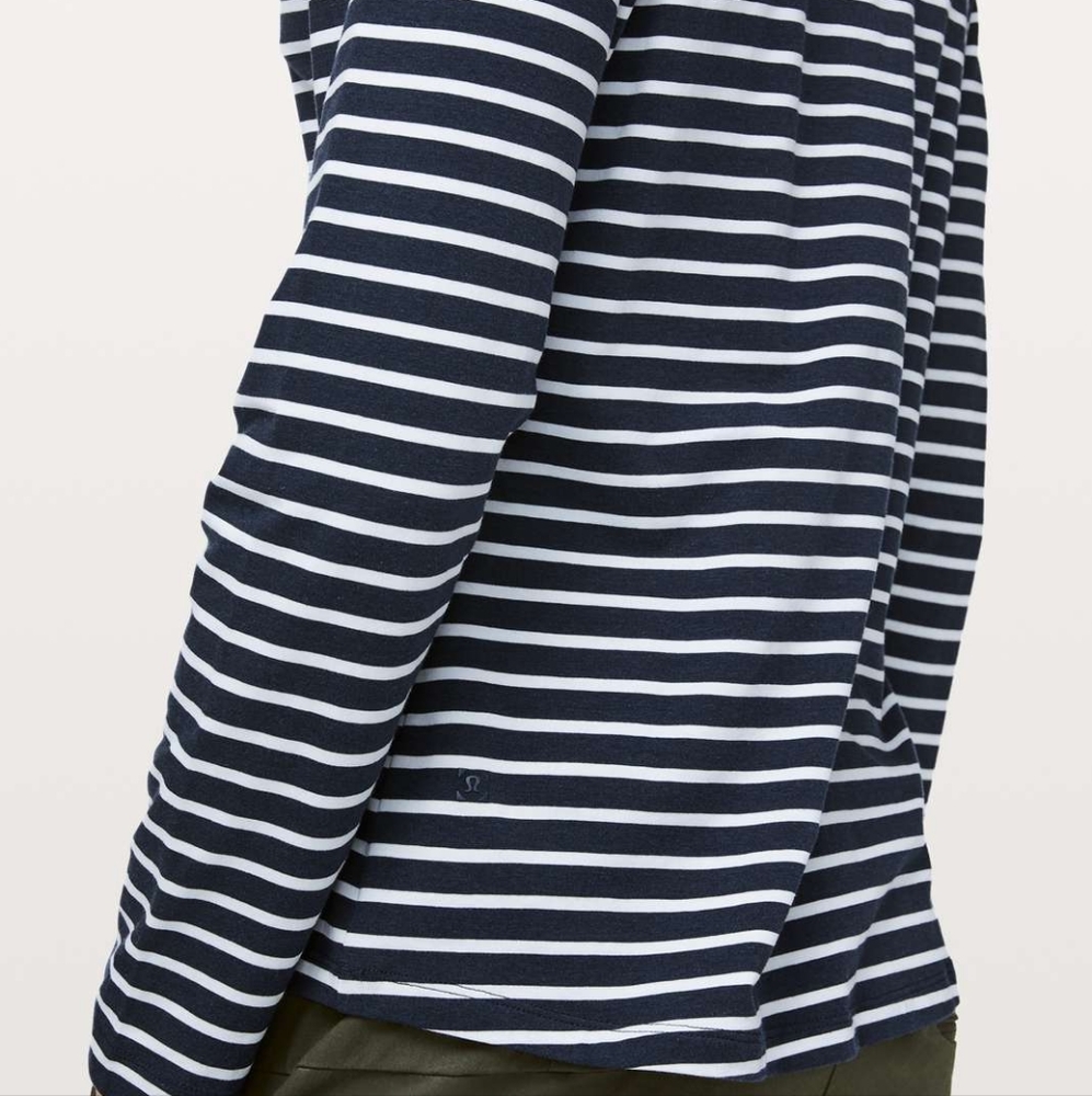 Lululemon 5 Year Basic Large Long Sleeve Yachtie … - image 3
